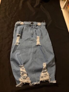 AKIRA Light Blue Distressed Denim Pencil Skirt